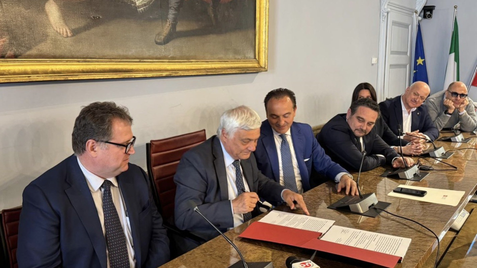 Novara, firmato contratto per costruzione del nuovo ospedale